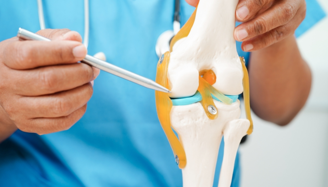 Orthopedic surgeon performing knee replacement surgery in Patna